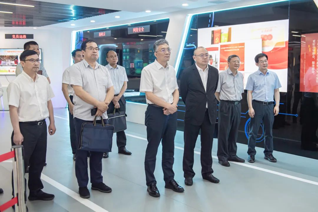 福建信管局一行到福建廣電網(wǎng)絡(luò)、中廣電移動福建分公司調(diào)研廣電5G建設(shè)工作