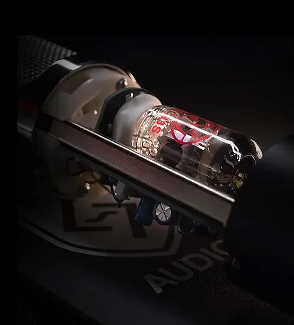 Lauten Audio LA-320 V2：獨(dú)立音樂人有他就夠，萬能且質(zhì)感爆表的電子管麥克風(fēng)